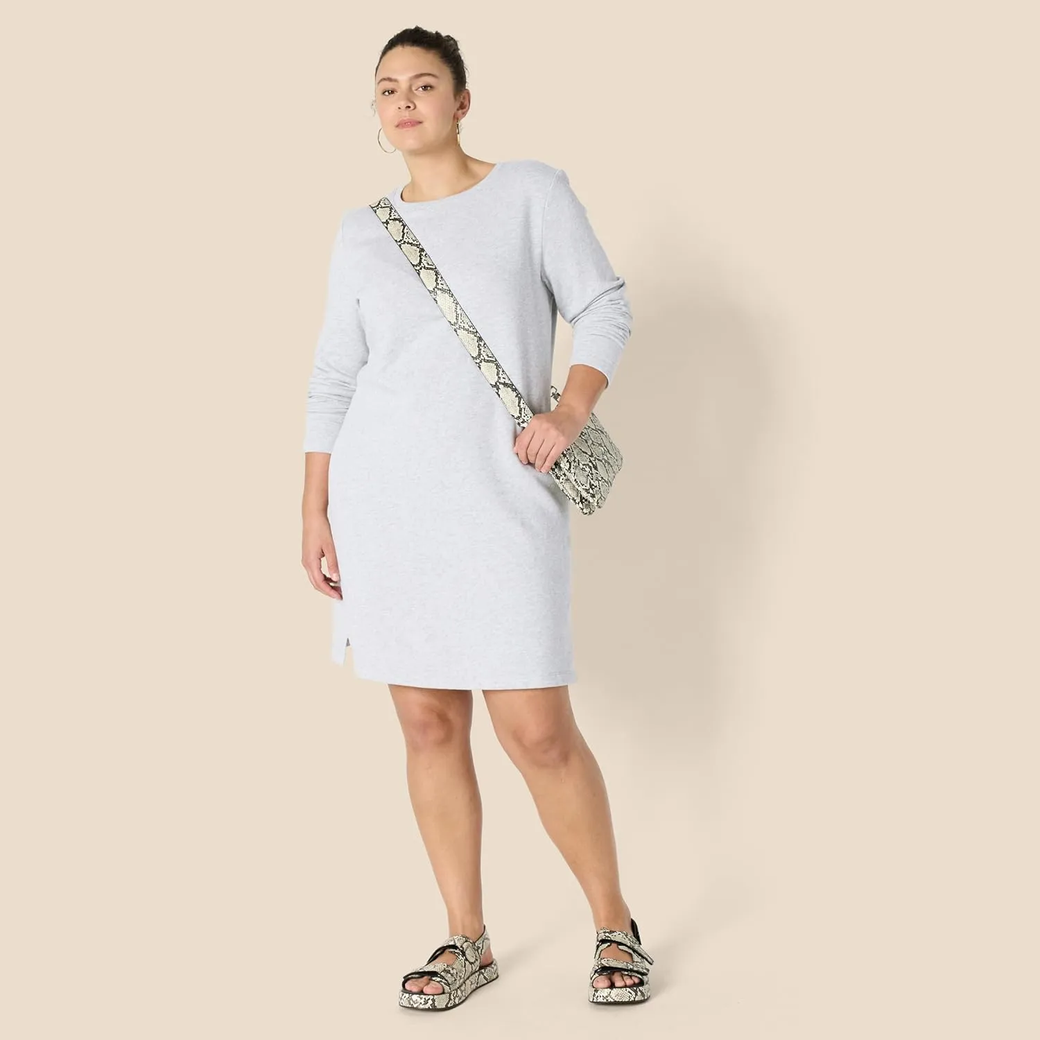 Amazon Essentials Women's Crewneck Long-Sleeve Fleece Above-The-Knee Dress