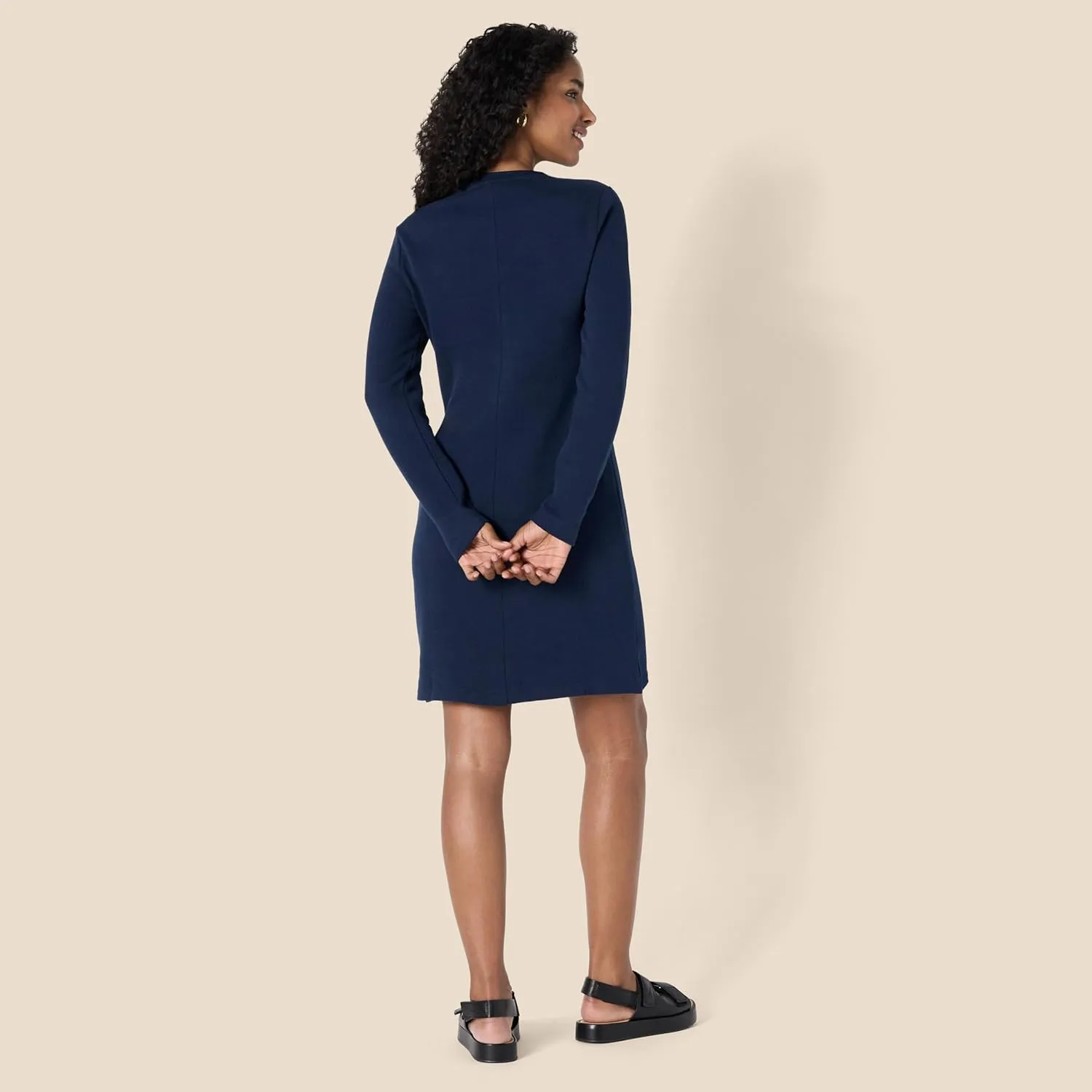Amazon Essentials Women's Crewneck Long-Sleeve Fleece Above-The-Knee Dress