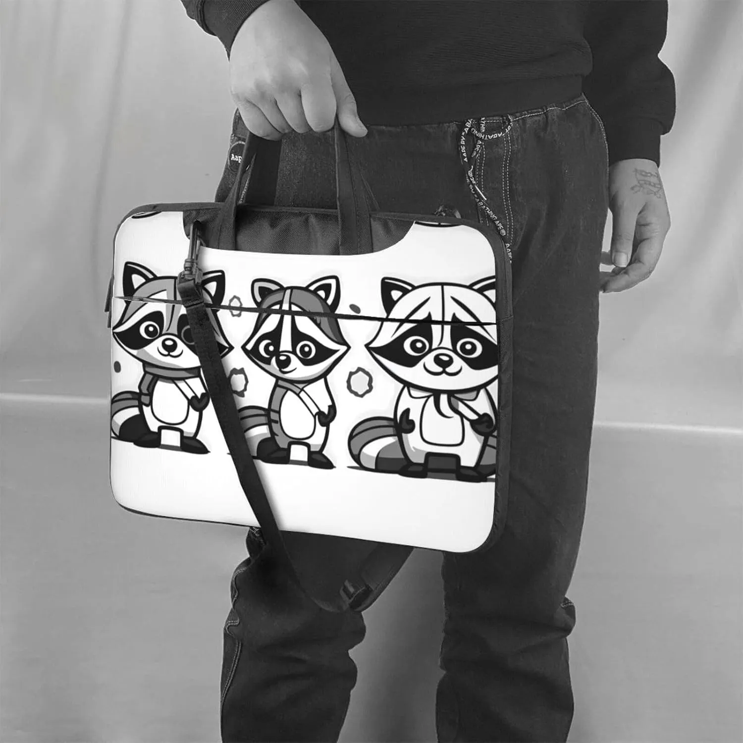 Cartoon raccoon pattern Fashionable and ultra-thin shoulder laptop bag Shockproof soft lining