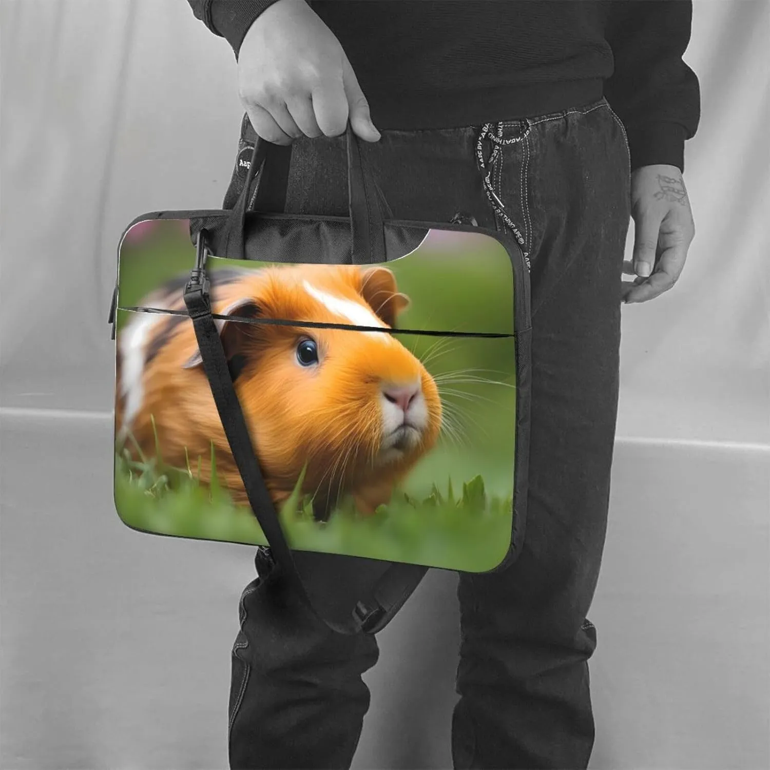 Cute Guinea Pigs pattern Fashionable and ultra-thin shoulder laptop bag Shockproof soft lining
