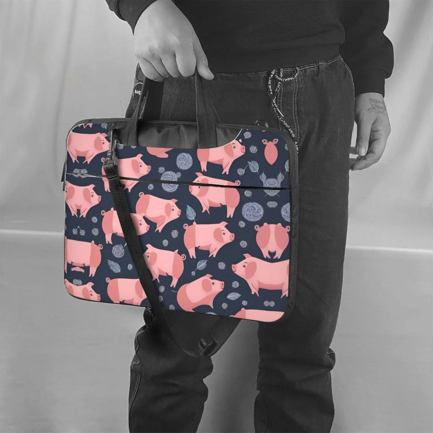 Cute Pigs Pattern pattern Fashionable and ultra-thin shoulder laptop bag Shockproof soft lining