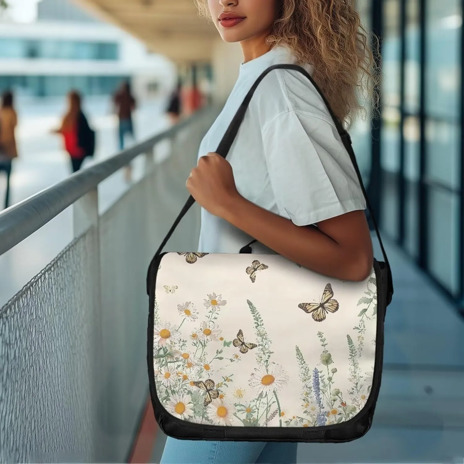 Flap Crossbody Bags with Pockets for Women Fashionable for Everyday Use