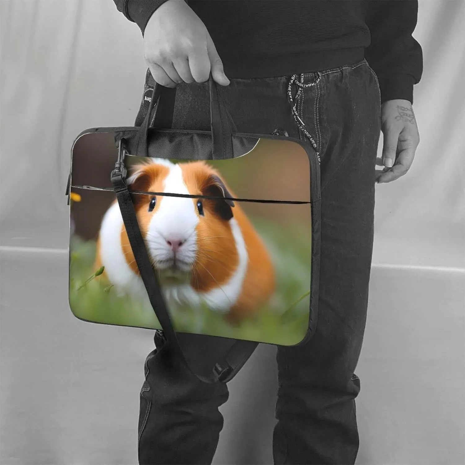 Guinea Pigs pattern Fashionable and ultra-thin shoulder laptop bag Shockproof soft lining