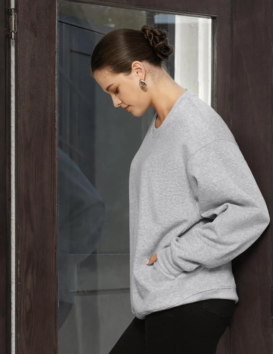 PUMIEY Women's Oversized Sweatshirts Fleece Crew Neck Hoodies with Pockets Long Sleeve Pullover Tops Three-No Collection