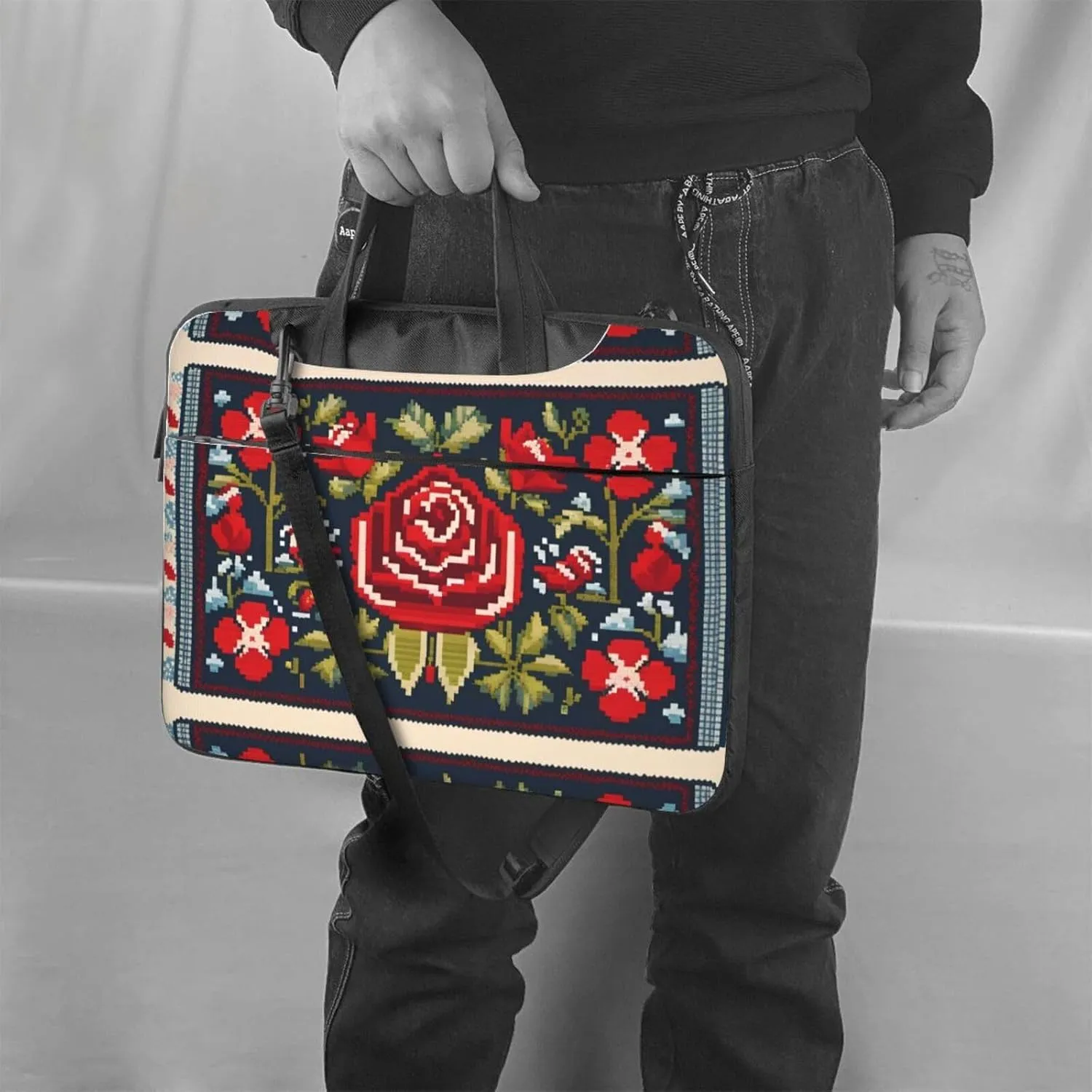 Ukrainian Embroidery Style Rose pattern Fashionable and ultra-thin shoulder laptop bag Shockproof soft lining