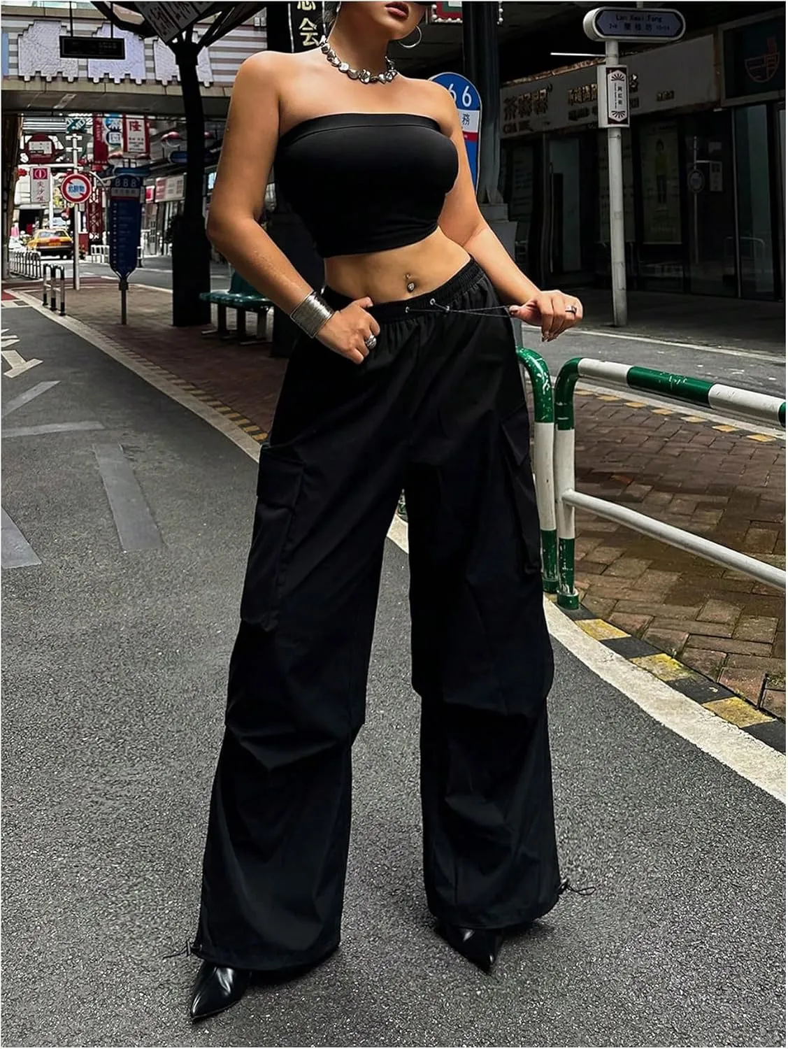 Verdusa Women's Plus Size Cargo Pants Drawstring High Waist Flap Pocket Loose Trousers