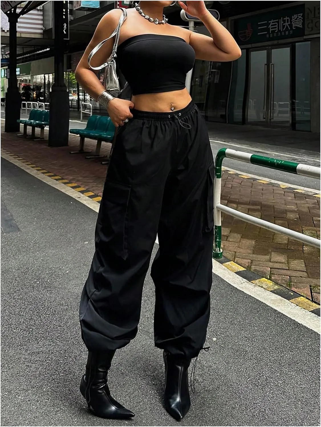 Verdusa Women's Plus Size Cargo Pants Drawstring High Waist Flap Pocket Loose Trousers