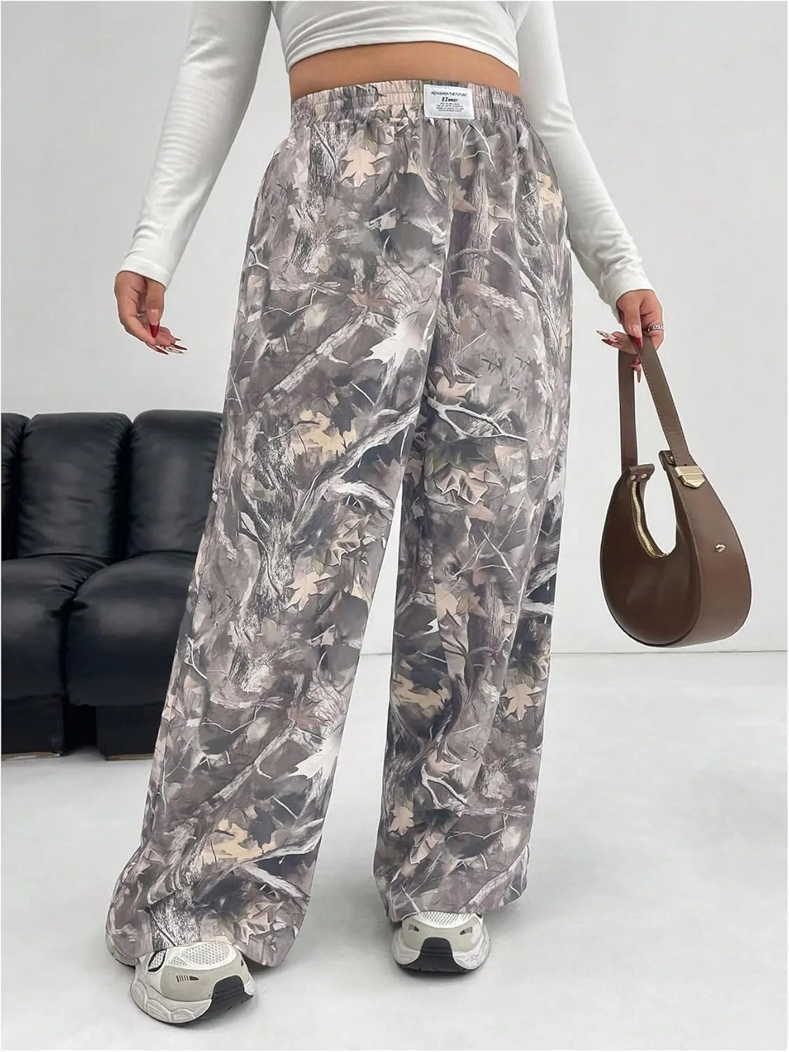 WDIRARA Women's Plus Size Camo Pants Elastic Waist Wide Leg Camouflage Loose Casual Trousers
