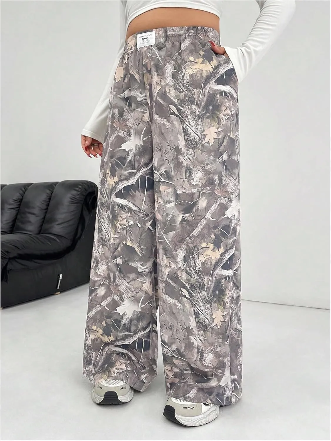 WDIRARA Women's Plus Size Camo Pants Elastic Waist Wide Leg Camouflage Loose Casual Trousers