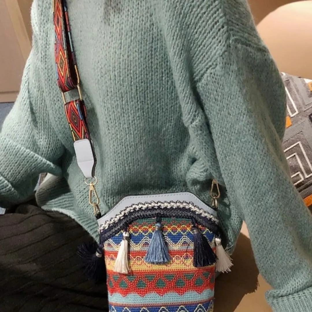 Women's Fashionable Woven Single-Shoulder Bucket Bag with Tassels, Water Ripple Design, Adjustable Wide Strap